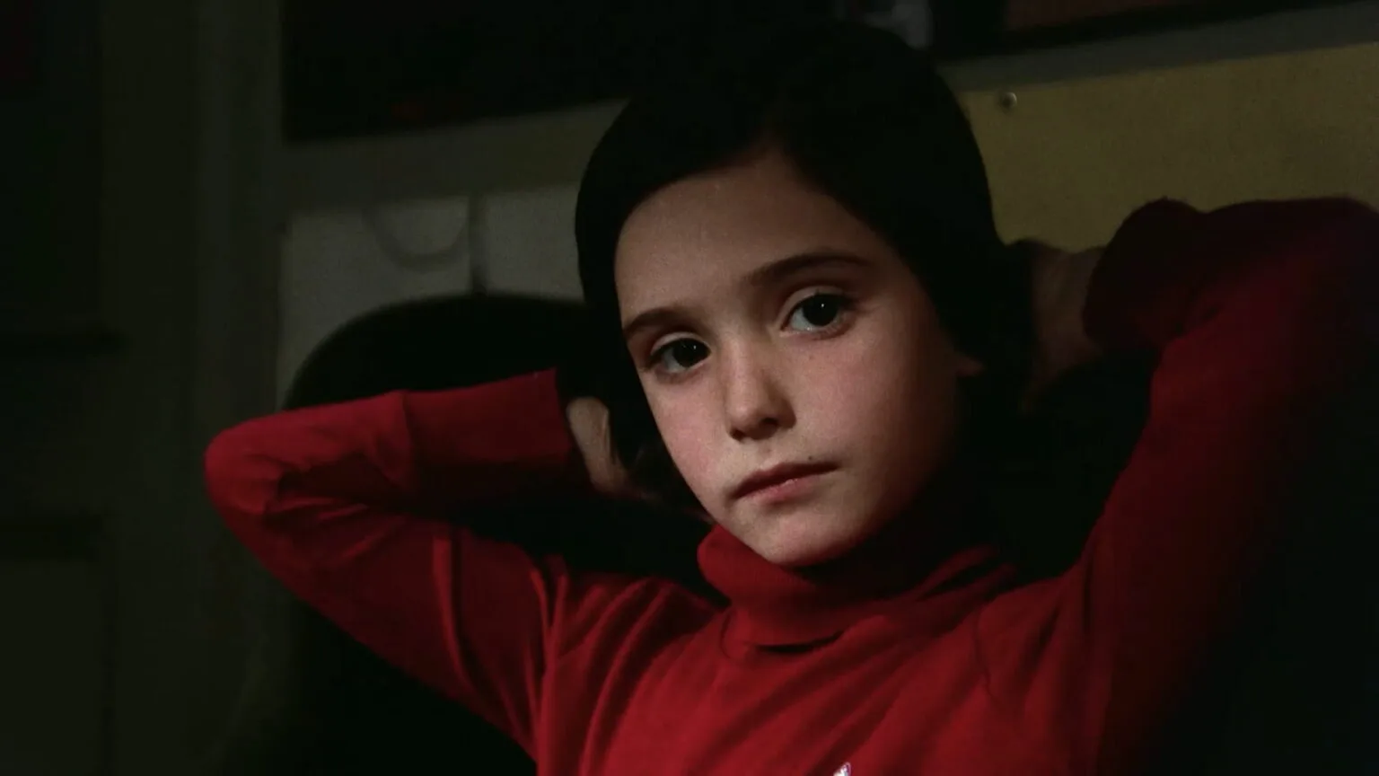 Still from Cría Cuervos (1976)